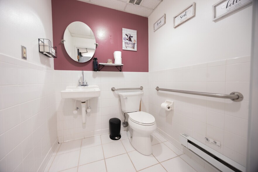 More Photos Of 7823-7837 W 38th Ave, Wheat Ridge Medical For Sale