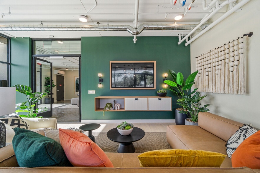 More Photos Of 1559 N Santa Fe Ave, Vista Apartments For Sale