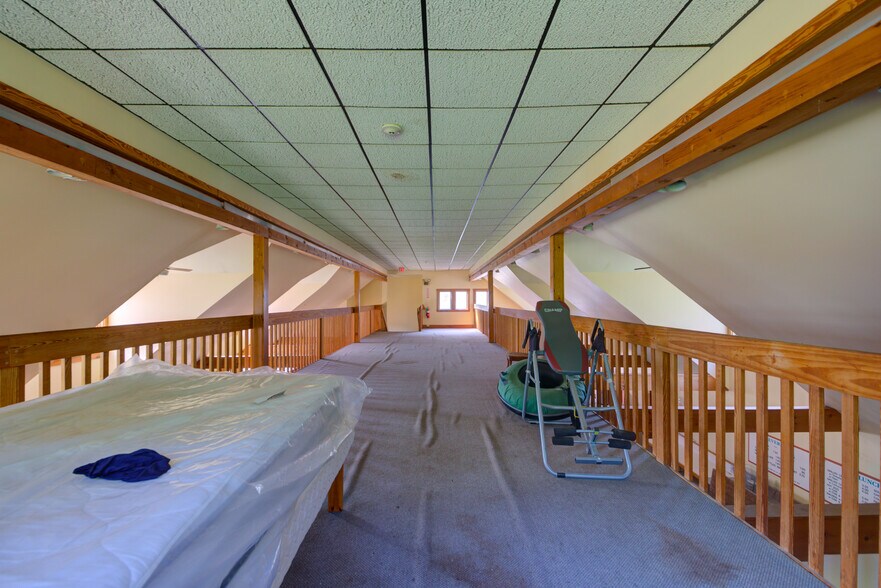 More Photos Of 170 Vermont Route 100, Bridgewater Corners Sports And Entertainment For Sale