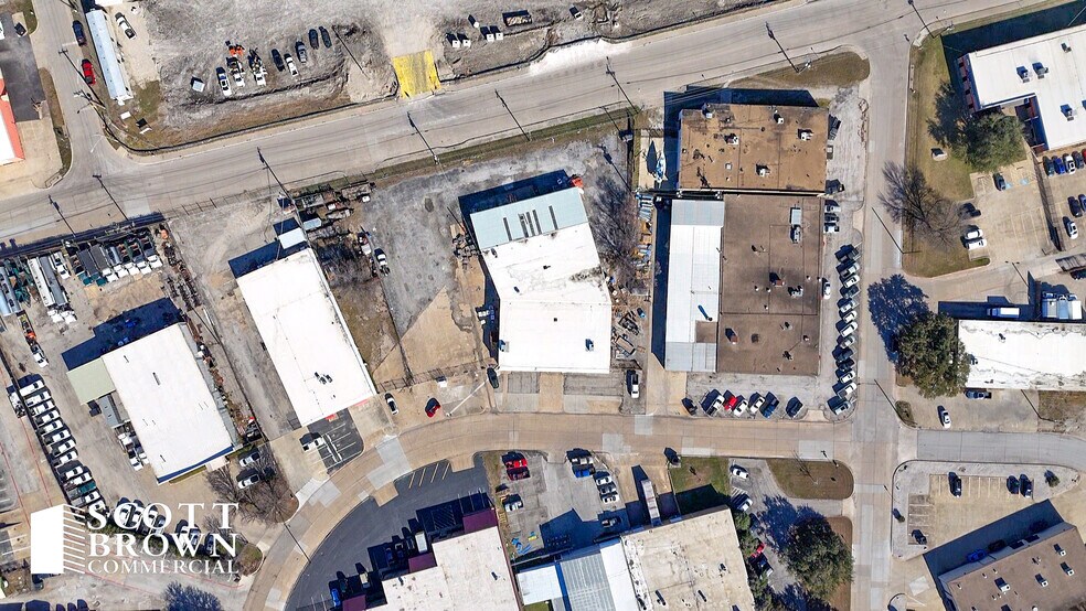 More Photos Of 3121 National Cir, Garland Distribution For Lease
