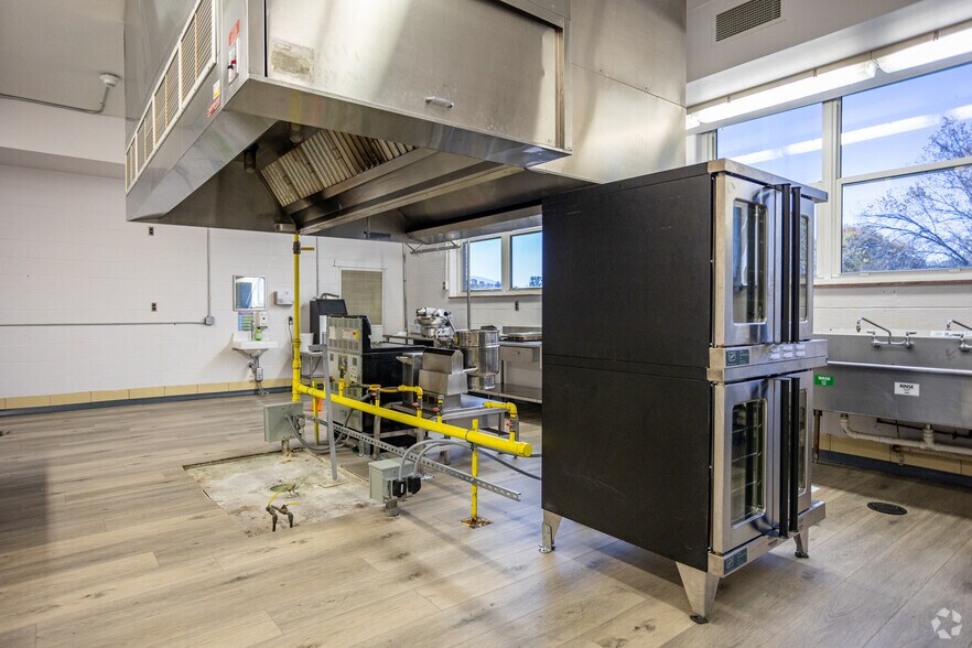 More Photos Of 1717 Bristol Caverns Hwy, Bristol Schools For Sale