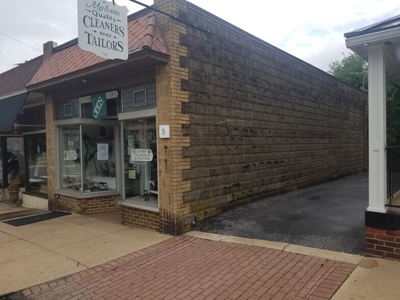 Primary Photo Of 5 E King St, Malvern Storefront Retail Office For Lease