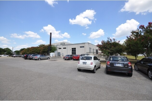 More Photos Of 3000 E Cesar Chavez St, Austin Office For Lease