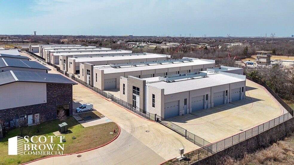 More Photos Of 1725 N Hwy 377, Roanoke Warehouse For Lease