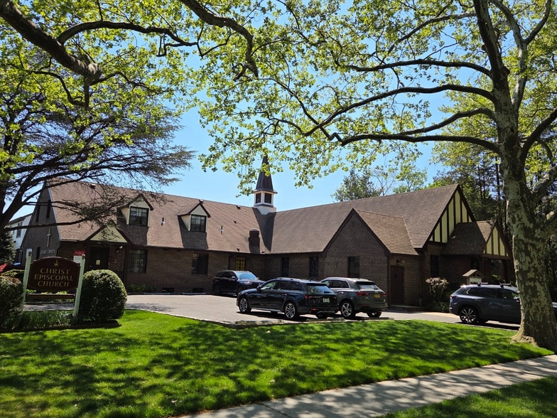 Primary Photo Of 33 Jefferson St, Garden City Religious Facility For Sale