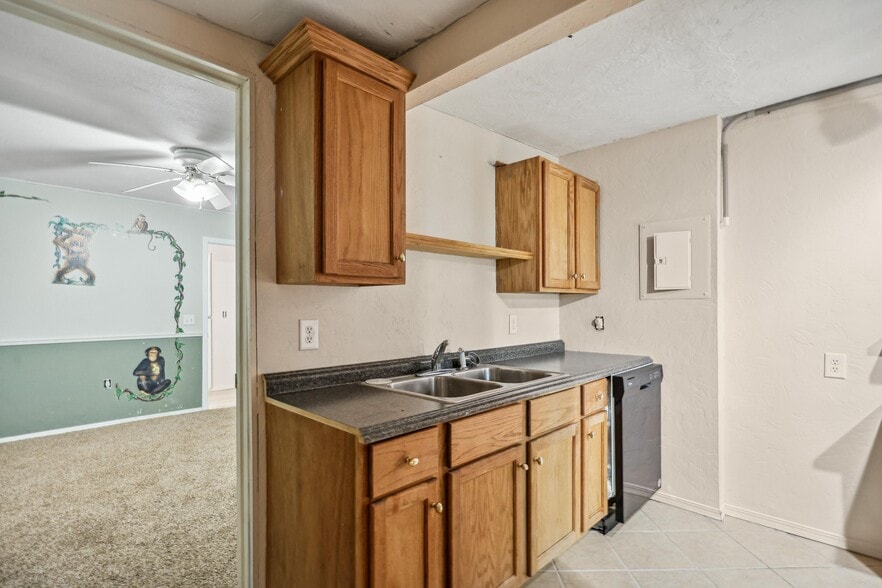 More Photos Of 13651 S 690 Rd, Wyandotte Specialty For Sale