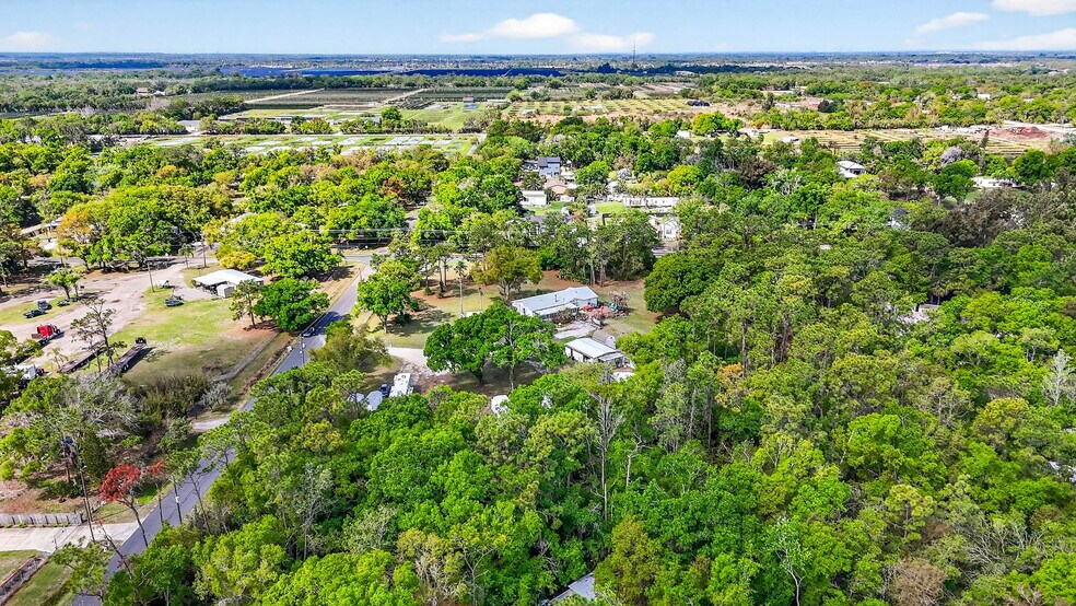 More Photos Of 3308 24th Ave SE, Ruskin Specialty For Sale