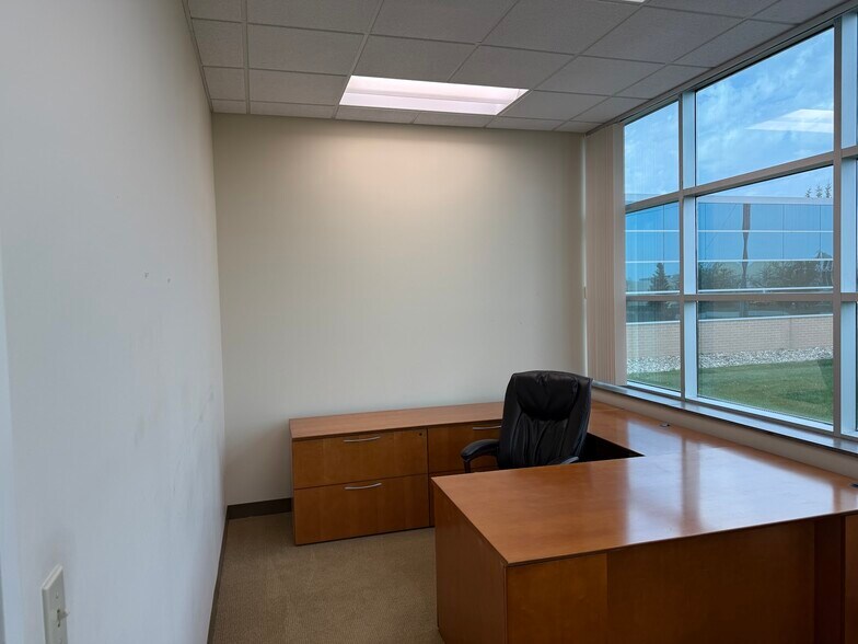 More Photos Of 8235 N Holly Rd, Grand Blanc Office For Lease