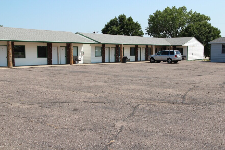 More Photos Of 720 S Main St, Kimball Hotel For Sale