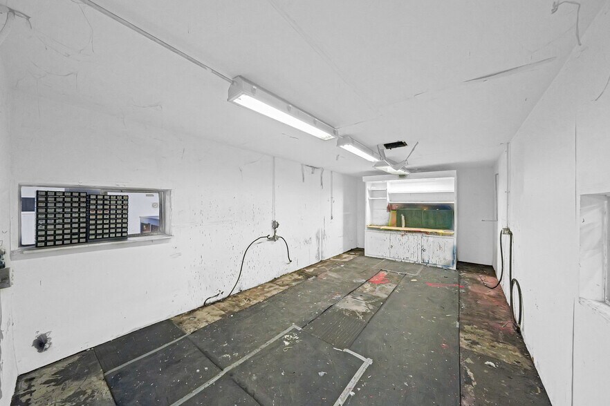 More Photos Of 406 Preston Ave, Pasadena Warehouse For Lease