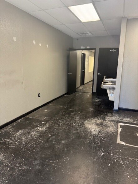 More Photos Of 4104 W South Ave, Tampa Warehouse For Lease
