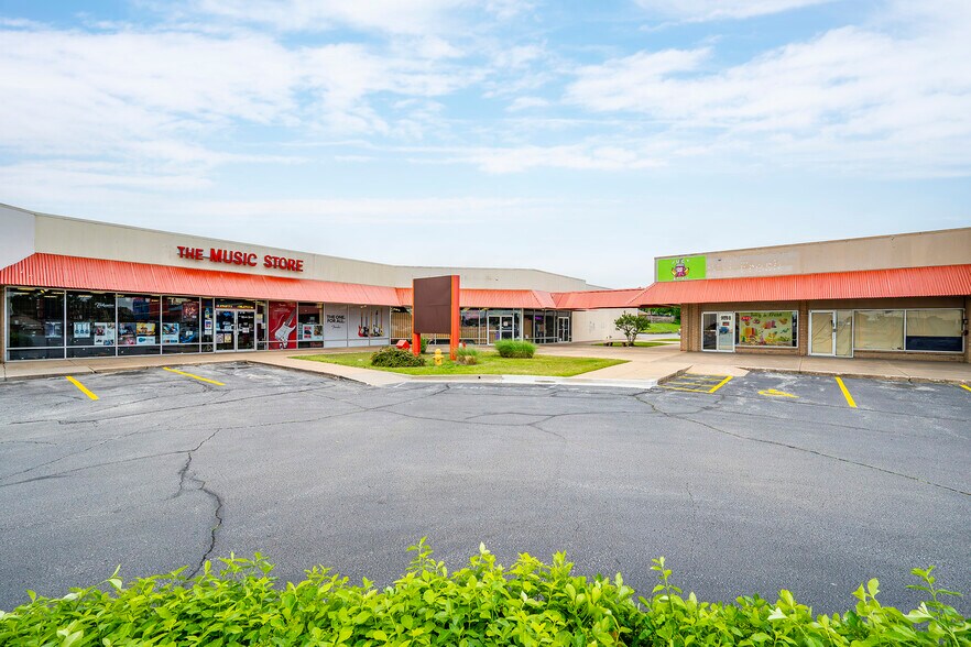 More Photos Of 9122-9142 E 31st St, Tulsa General Retail For Sale