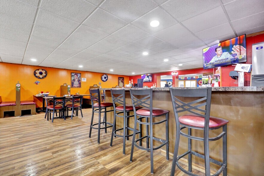 More Photos Of 117 E Grand River Ave, Portland General Retail For Sale