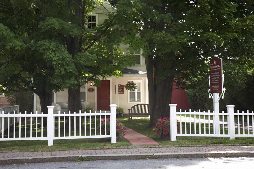 More Photos Of 18 Main St, Stowe Hotel For Sale
