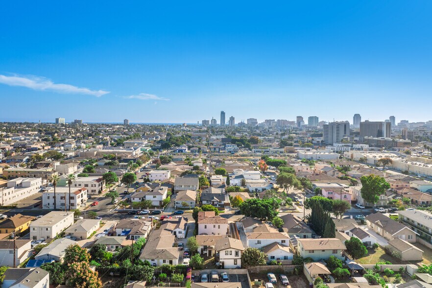 More Photos Of 817 E New York St, Long Beach Multifamily For Sale