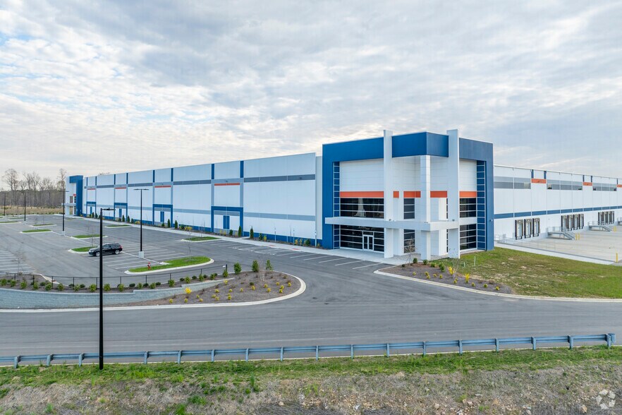 More Photos Of Overlook 85, Kannapolis Distribution For Lease