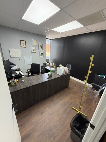 More Photos Of 13610 Midway Rd, Farmers Branch Medical For Lease