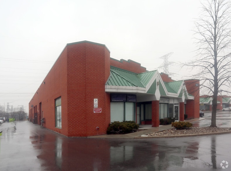 More Photos Of 100 Regina Rd, Vaughan Light Manufacturing For Sale