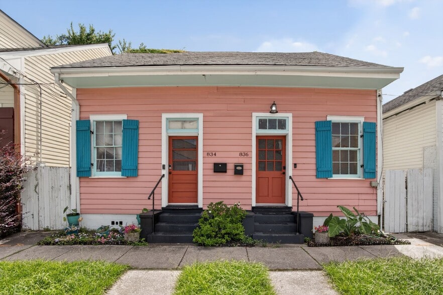 Primary Photo Of 834 Josephine St, New Orleans Apartments For Sale