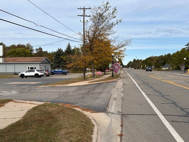 More Photos Of 425 N 5th St, Roscommon Freestanding For Lease