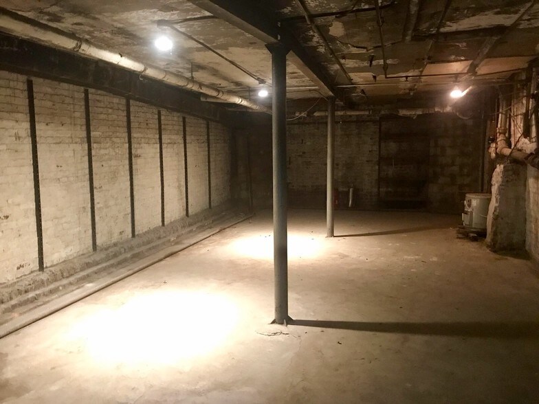 More Photos Of 41 W 36th St, New York Office For Sale