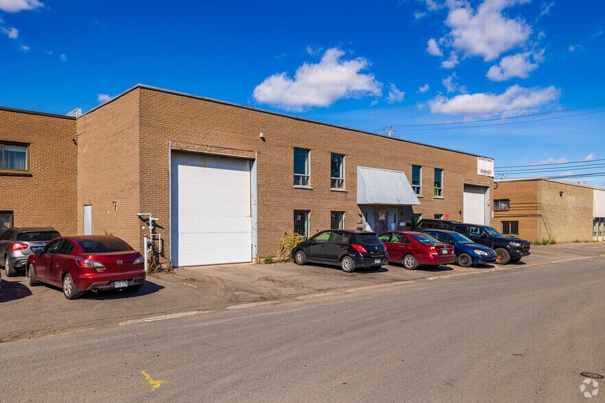 More Photos Of 6815-6819 Pl Pascal-Gagnon, Montréal Warehouse For Sale
