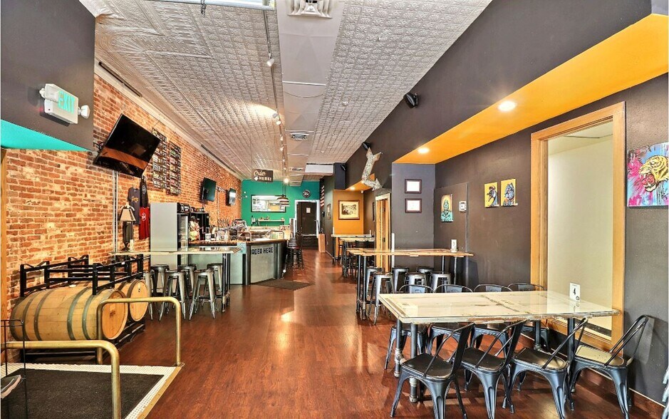 More Photos Of 813 8th St, Greeley General Retail For Sale