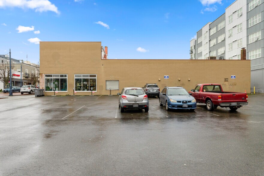 More Photos Of 615-619 4th St, Bremerton Storefront Retail Residential For Sale