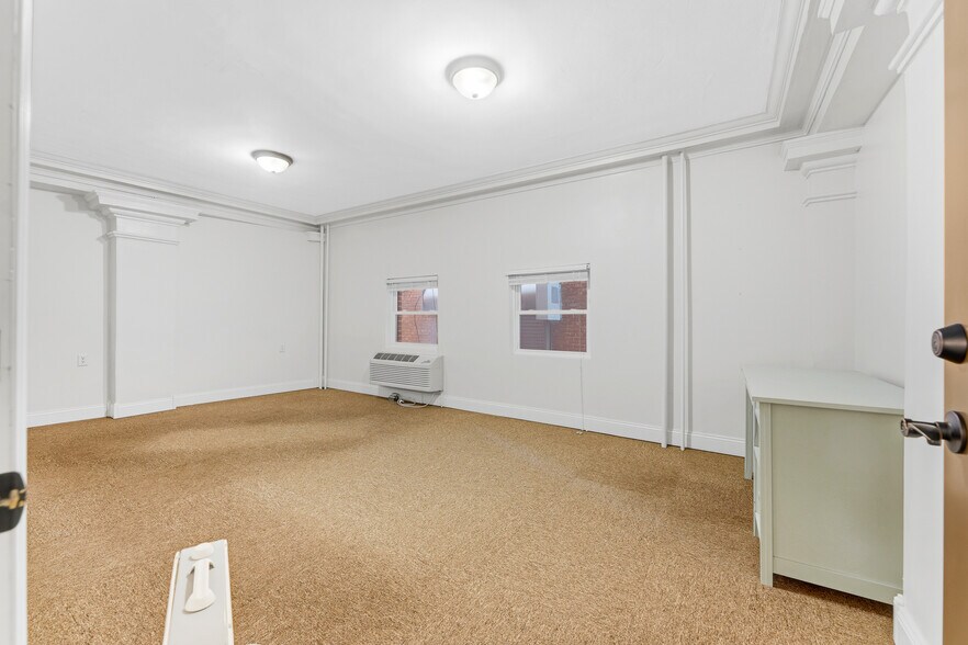 More Photos Of 160 Fayette St, Morgantown Apartments For Sale