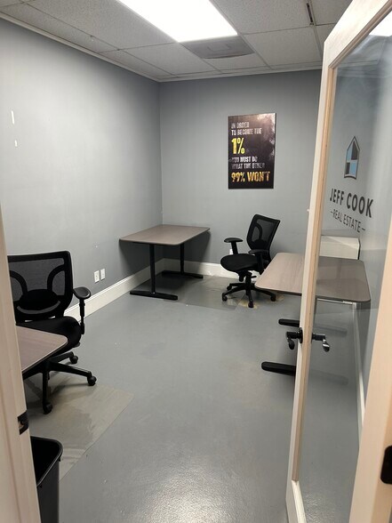More Photos Of 206 N Church St, Lexington Freestanding For Lease