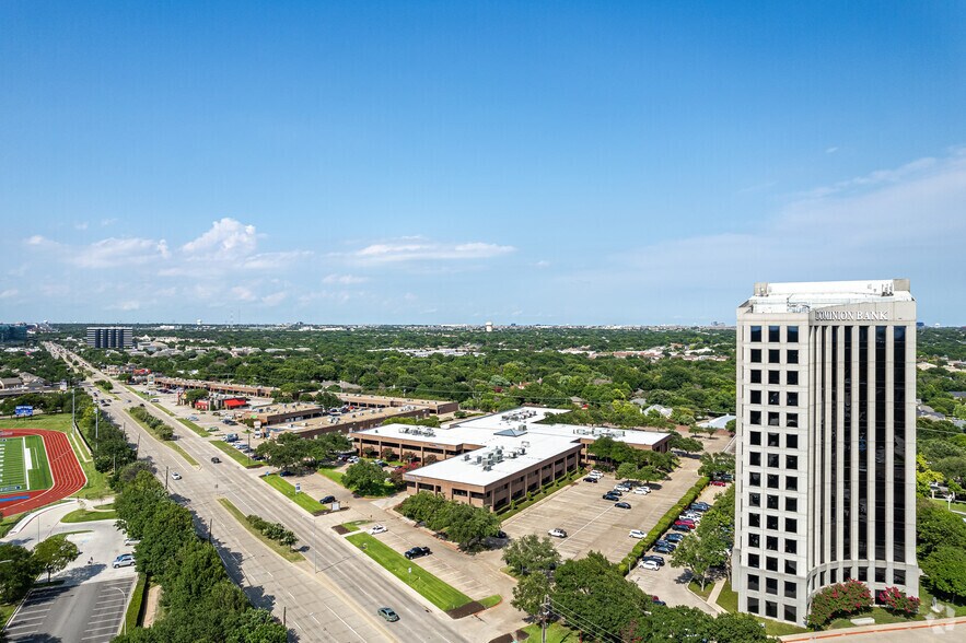 More Photos Of 17330 Preston Rd, Dallas Office For Lease