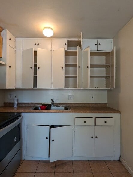 More Photos Of 215 Coventry Dr, Stockton Apartments For Sale