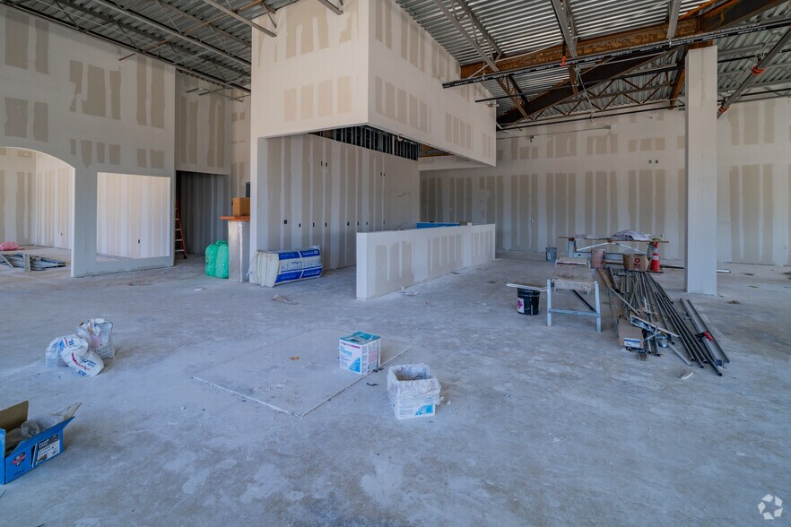 More Photos Of 2407 E Evans Rd, San Antonio Storefront Retail Office For Lease