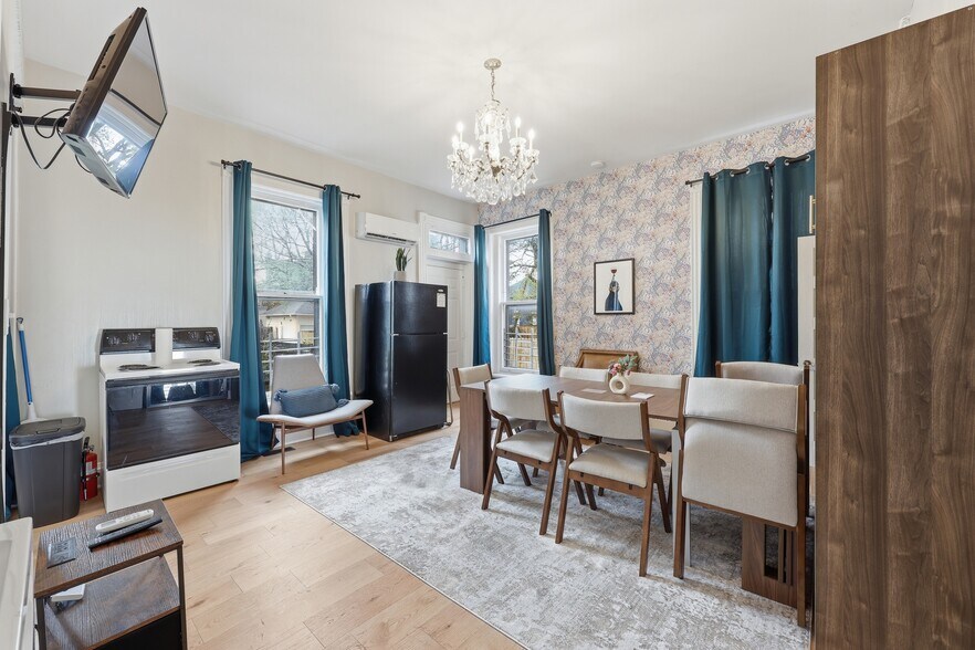 More Photos Of 83 Wilson Ave, Columbus Hospitality For Sale
