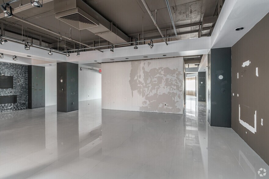 More Photos Of 1855 Griffin Rd, Dania Beach Office Residential For Lease