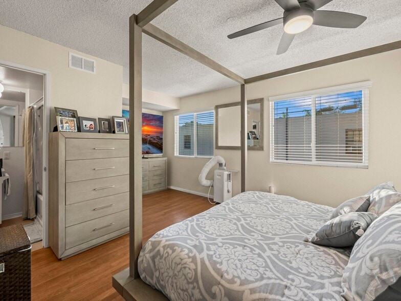 More Photos Of 406 E Ave, Coronado Multifamily For Sale