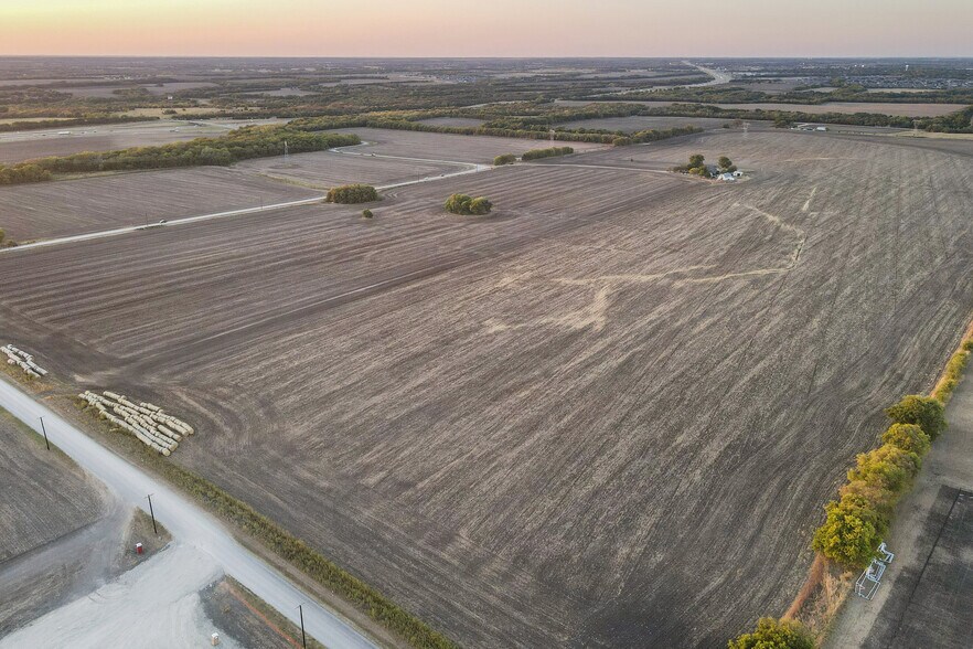 More Photos Of 453 County Road 371, Anna Land For Sale