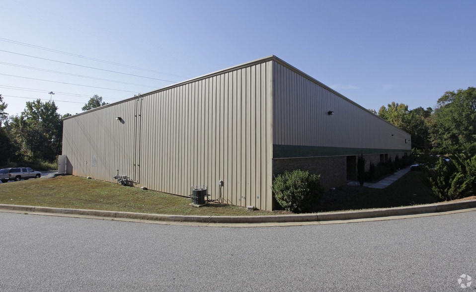 Primary Photo Of 104 N Kings Ct, Greenville Warehouse For Lease
