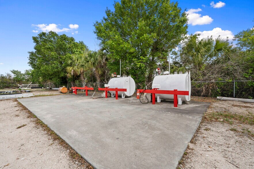 More Photos Of 16050 Orange Ave, Fort Pierce Warehouse For Sale