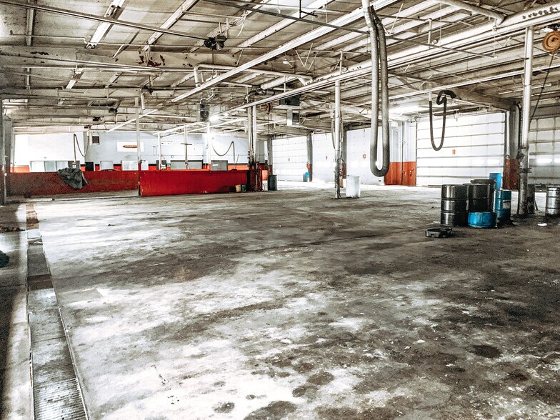 More Photos Of 271 E North Ave, Glendale Heights Freestanding For Sale