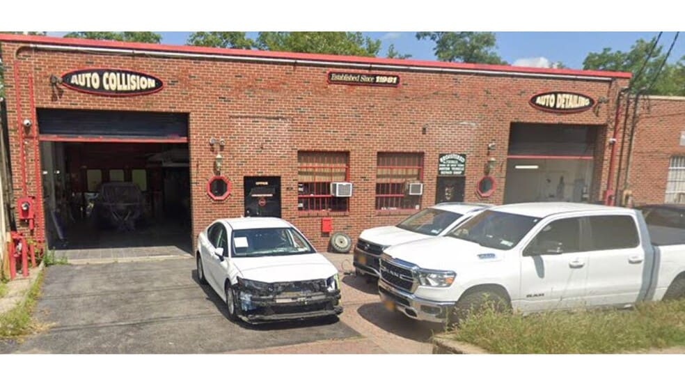 Primary Photo Of 28 Sintsink Dr E, Port Washington Industrial For Sale