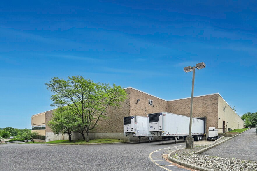 More Photos Of 750 Corporate Dr, Mahwah Manufacturing For Lease
