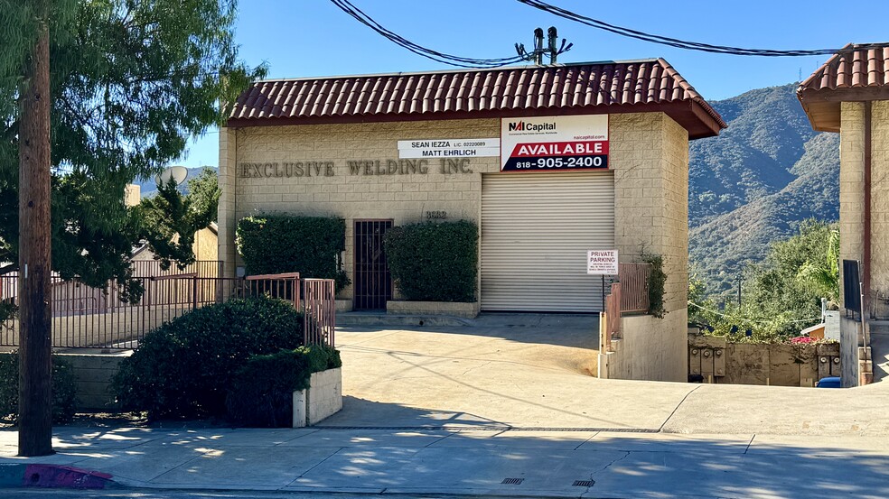 Primary Photo Of 3632 Foothill Blvd, La Crescenta Freestanding For Sale