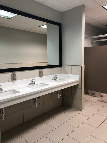 More Photos Of 6302 W Broadway St, Pearland Medical For Lease