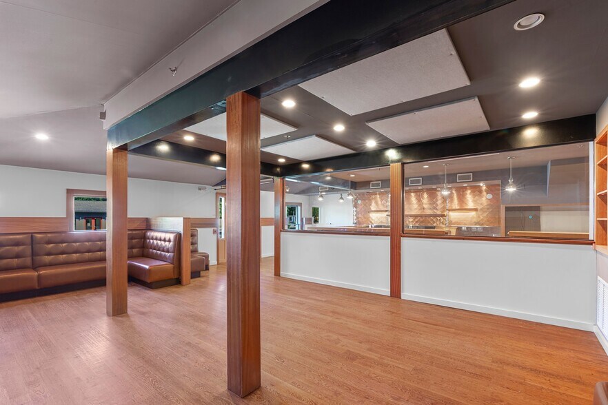 More Photos Of 78 Main St, Centerbrook Restaurant For Lease