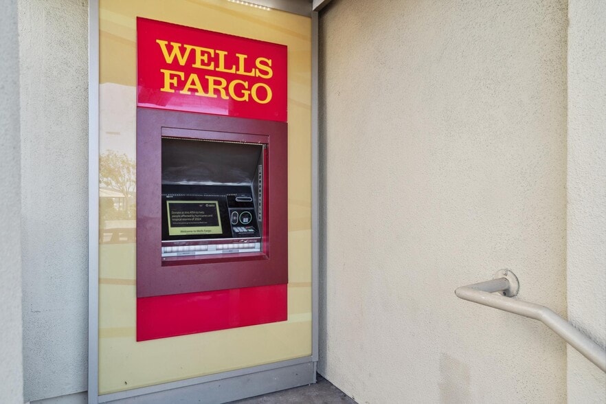 More Photos Of 757 Beach St, San Francisco Storefront Retail Office For Sale