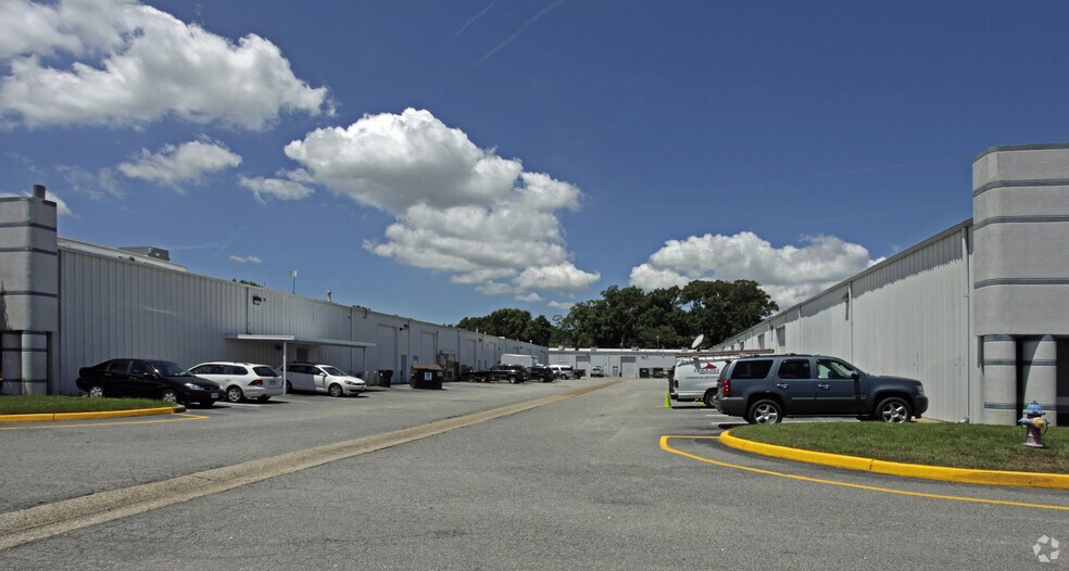 More Photos Of 230 Clearfield Ave, Virginia Beach Showroom For Lease