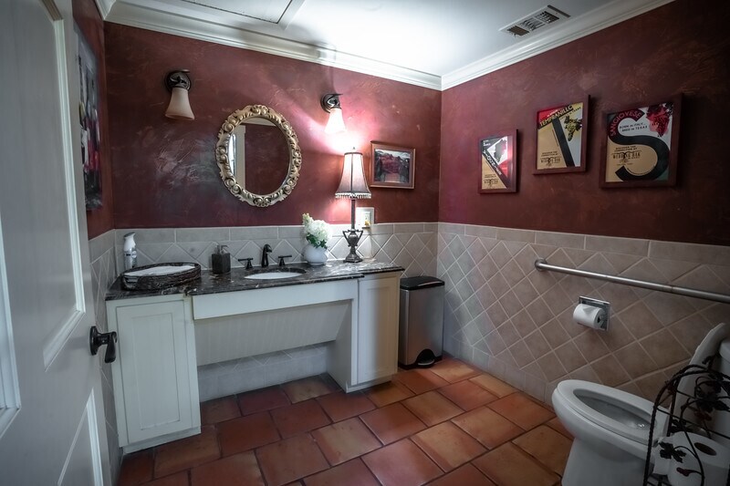 More Photos Of 316 E Wallace St, San Saba General Retail For Sale