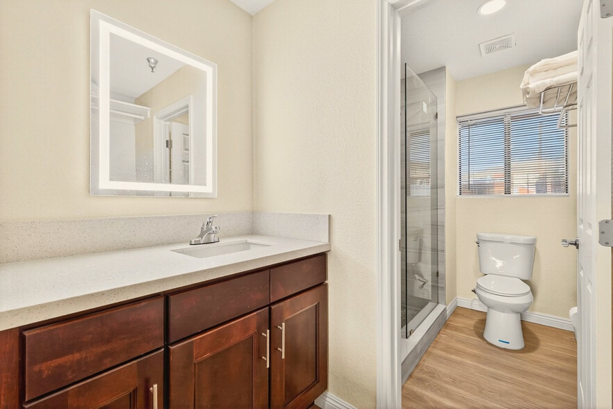 More Photos Of 67485 Hacienda Ave, Desert Hot Springs Hotel For Sale