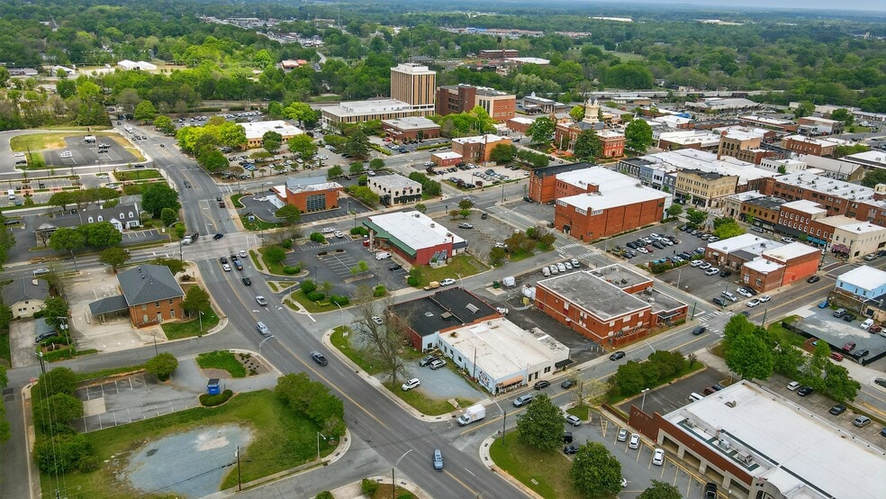 More Photos Of 315 W Morgan St, Monroe Auto Repair For Sale